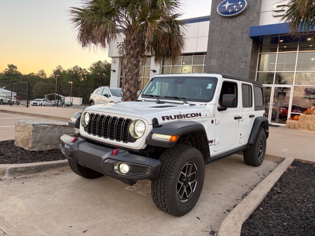 Used 2024 Jeep Wrangler Unlimited Rubicon AWD/4WD image 3