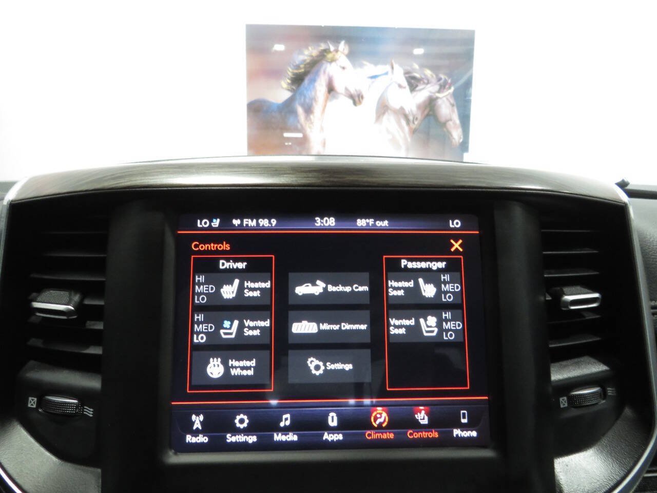 Used 2020 RAM 1500 Laramie AWD/4WD image 24