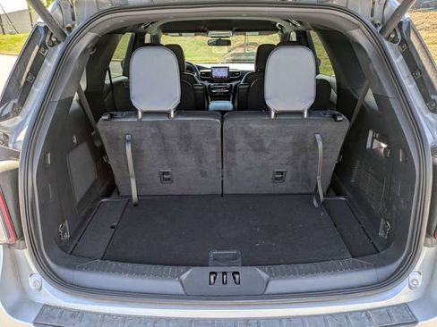 Used 2022 Ford Explorer ST-Line w/ Class IV Trailer Tow Package image 13