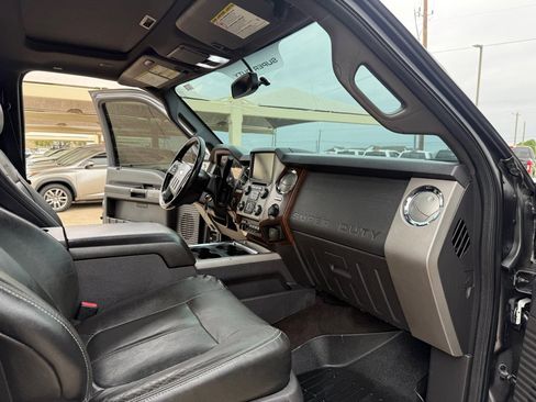 Used 2013 Ford F250 Lariat w/ Lariat Ultimate Pkg AWD/4WD image 18