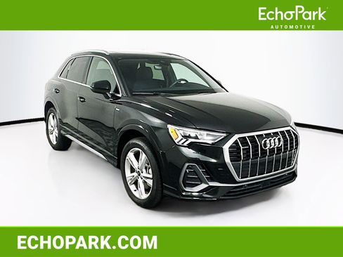 Used 2023 Audi Q3 2.0T Premium w/ Convenience Package AWD/4WD image 1