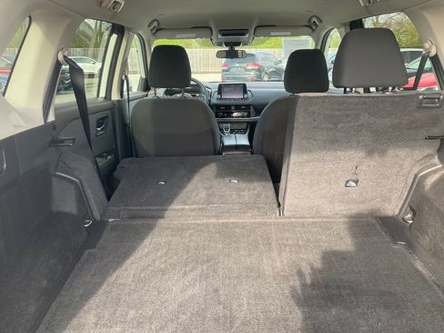 Used 2023 Nissan Rogue SV image 23