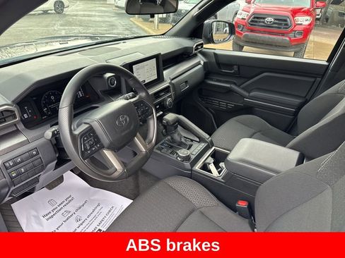 Certified 2025 Toyota 4Runner SR5 AWD/4WD image 16