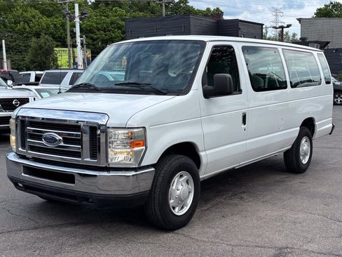 Used 2009 Ford E-350 and Econoline 350 XL RWD image 4