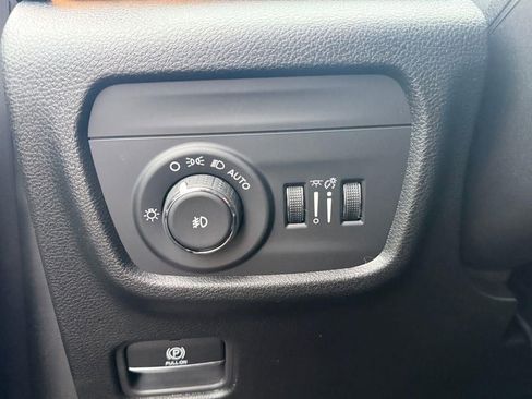 New 2025 Jeep Grand Cherokee Limited w/ MOPAR Finishing Package image 19