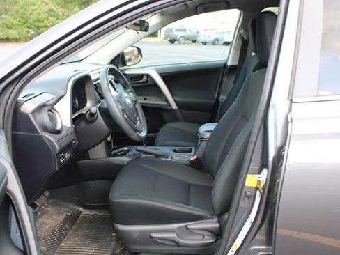 Used 2017 Toyota RAV4 LE w/ All Weather Liner Package AWD/4WD image 12