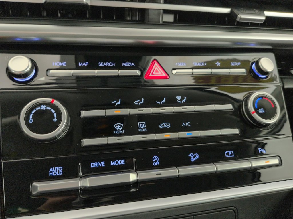Used 2025 Hyundai Santa Fe SE FWD image 35