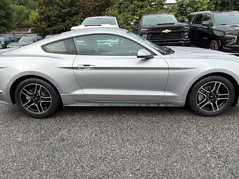 Used 2020 Ford Mustang Premium RWD image 7
