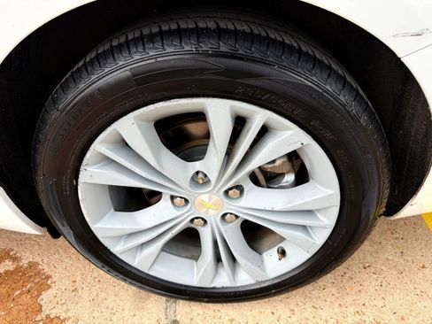 Used 2017 Chevrolet Impala LT image 38