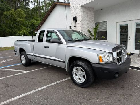 Used 2005 Dodge Dakota ST image 18