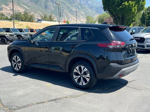 Used 2023 Nissan Rogue SV image 14