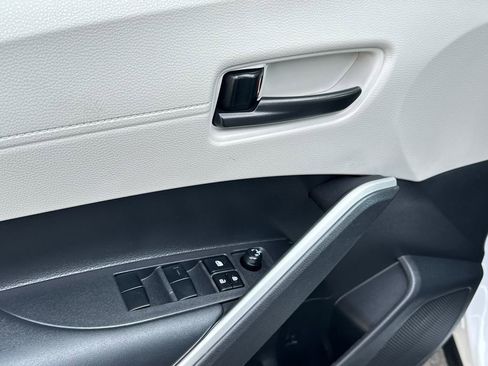 Certified 2024 Toyota Corolla Cross L image 15