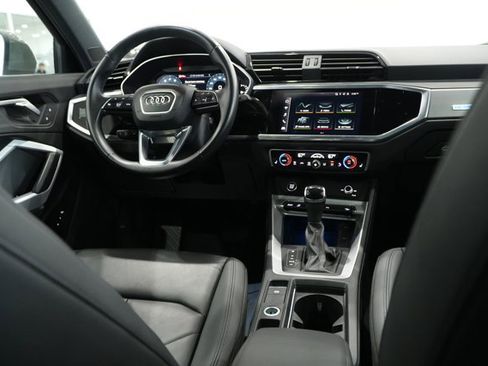 Used 2022 Audi Q3 2.0T Premium Plus w/ Premium Plus Package image 17