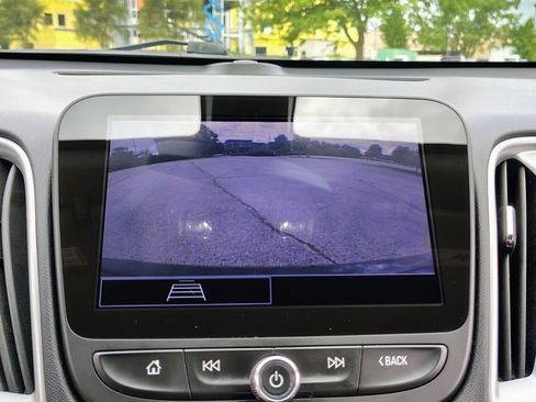 Used 2022 Chevrolet Malibu LT FWD image 23
