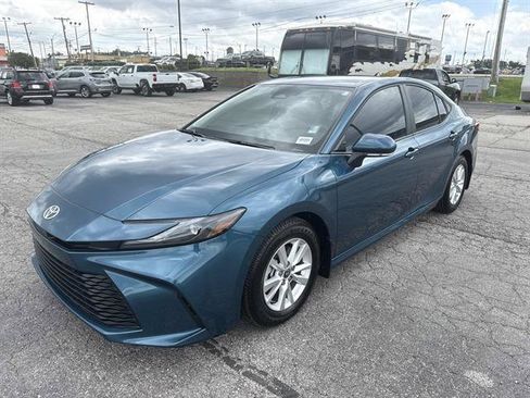Used 2025 Toyota Camry LE w/ Convenience Package FWD image 3