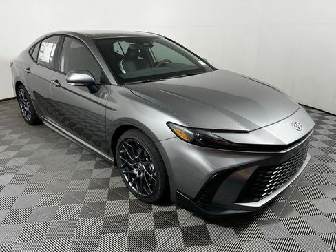 New 2026 Toyota Camry SE image 3