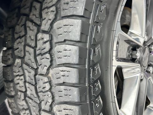 Used 2018 Jeep Wrangler Unlimited Sahara image 30