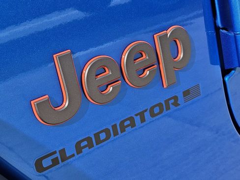 New 2026 Jeep Gladiator Mojave w/ Technology Group AWD/4WD image 15