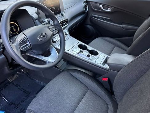 Used 2023 Hyundai Kona SE w/ Cargo Package image 10