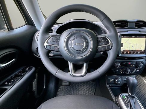 Certified 2022 Jeep Renegade Latitude AWD/4WD image 11