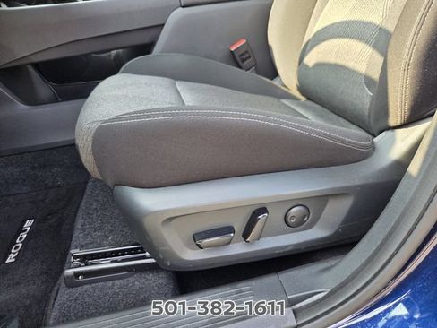 Certified 2026 Nissan Rogue SV FWD image 10