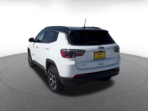 Used 2025 Jeep Compass Limited AWD/4WD image 10