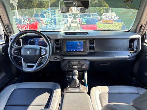 Used 2022 Ford Bronco Black Diamond image 8