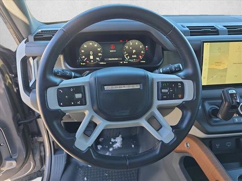 Used 2023 Land Rover Defender 110 X-Dynamic SE image 18