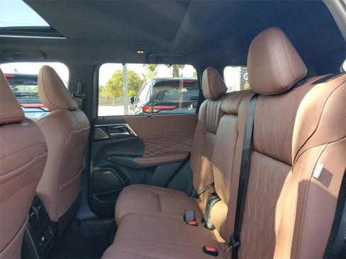 New 2026 Mitsubishi Outlander SEL image 12