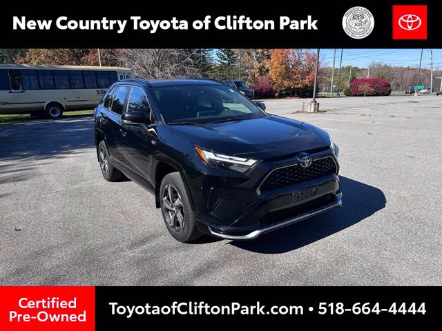 Used 2022 Toyota RAV4 SE w/ Weather & Moonroof Package AWD/4WD image 1