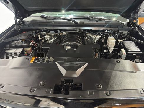 Used 2017 Chevrolet Silverado 1500 LTZ Z71 w/ Realtree Edition image 32