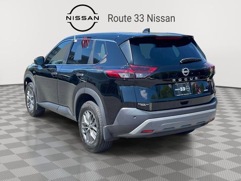 Used 2023 Nissan Rogue S AWD/4WD image 3