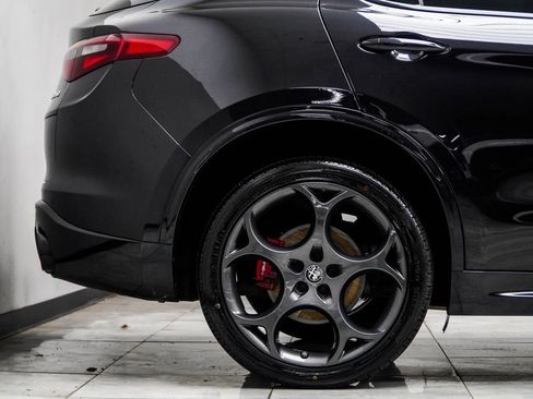 Used 2023 Alfa Romeo Stelvio Veloce AWD/4WD image 8