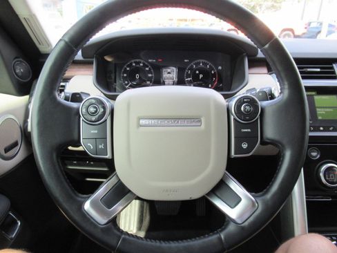 Used 2018 Land Rover Discovery HSE AWD/4WD image 25