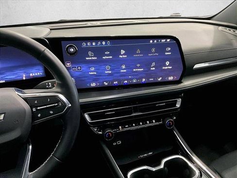 Used 2026 Chevrolet Traverse LT FWD image 8