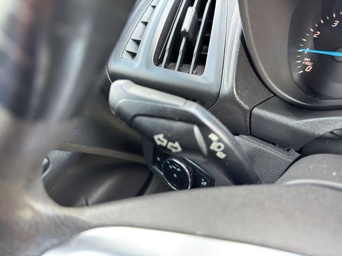 Used 2014 Ford Transit Connect XLT image 17