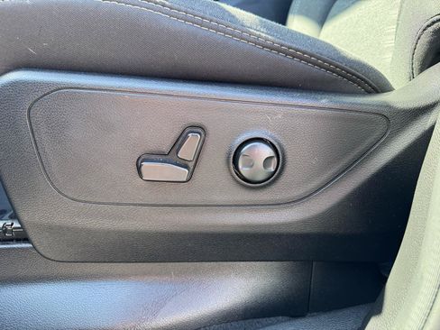 Used 2025 RAM 1500 Big Horn AWD/4WD image 14