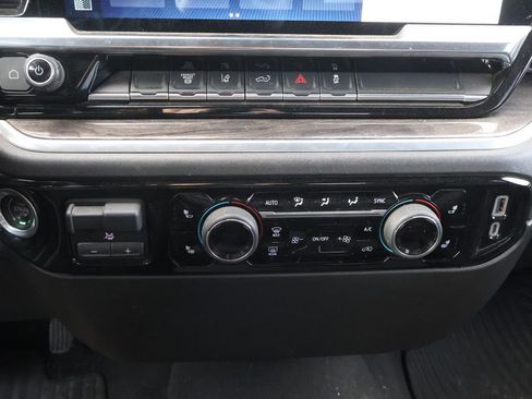 Used 2024 Chevrolet Silverado 2500 LTZ image 28