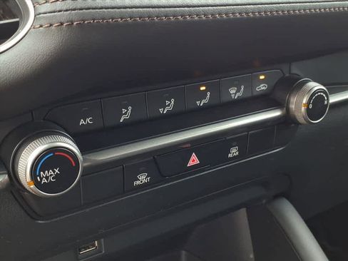 Used 2021 MAZDA MAZDA3 s image 35