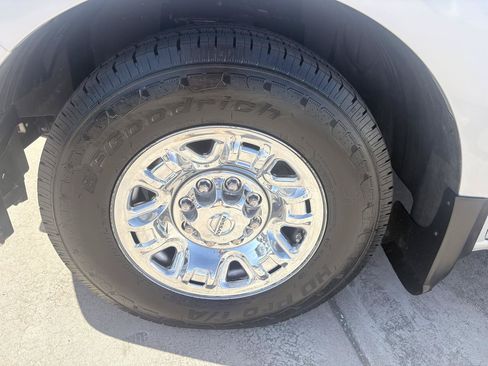 Used 2015 Nissan NV 3500 SL w/ Technology Package RWD image 7