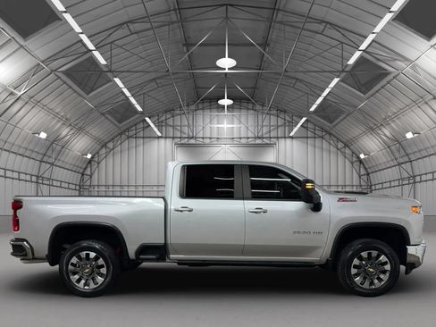 Used 2023 Chevrolet Silverado 2500 LT w/ Convenience Package AWD/4WD image 6