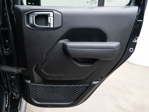 New 2026 Jeep Wrangler Unlimited Rubicon image 30