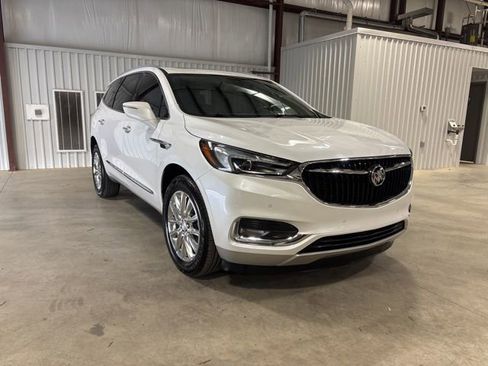 Used 2020 Buick Enclave Premium w/ Sun and Sites Package image 2