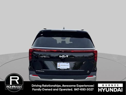 Used 2026 Kia Carnival SX FWD image 8