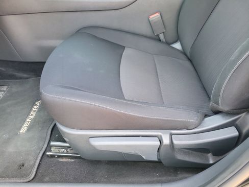 Used 2025 Nissan Sentra SV w/ All-Weather Package image 5