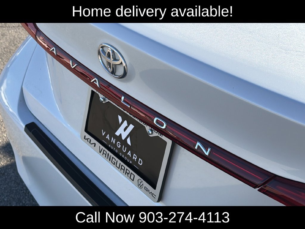 Used 2020 Toyota Avalon XLE w/ Moonroof Package FWD image 9