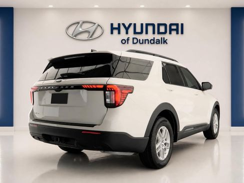 Used 2026 Ford Explorer Active RWD image 4
