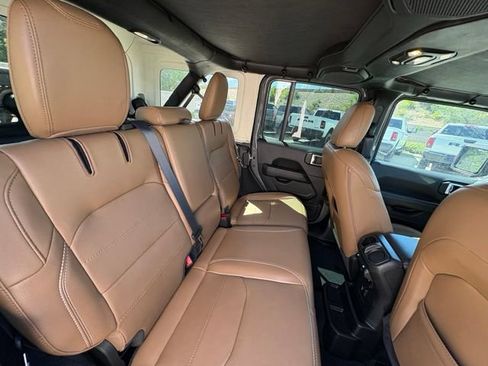 Used 2023 Jeep Wrangler Unlimited Sahara w/ Cold Weather Group AWD/4WD image 16