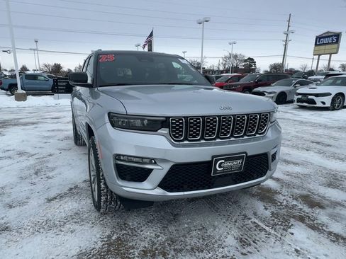 Used 2025 Jeep Grand Cherokee Summit image 2