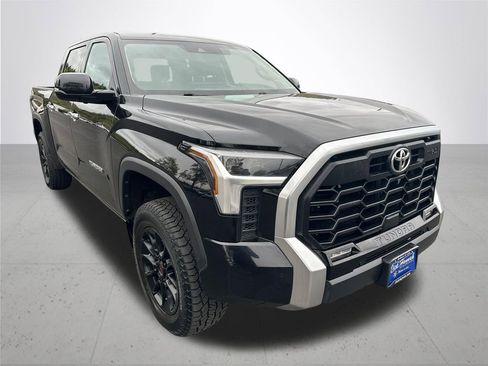 Certified 2022 Toyota Tundra Limited w/ TRD Off-Road Package AWD/4WD image 6